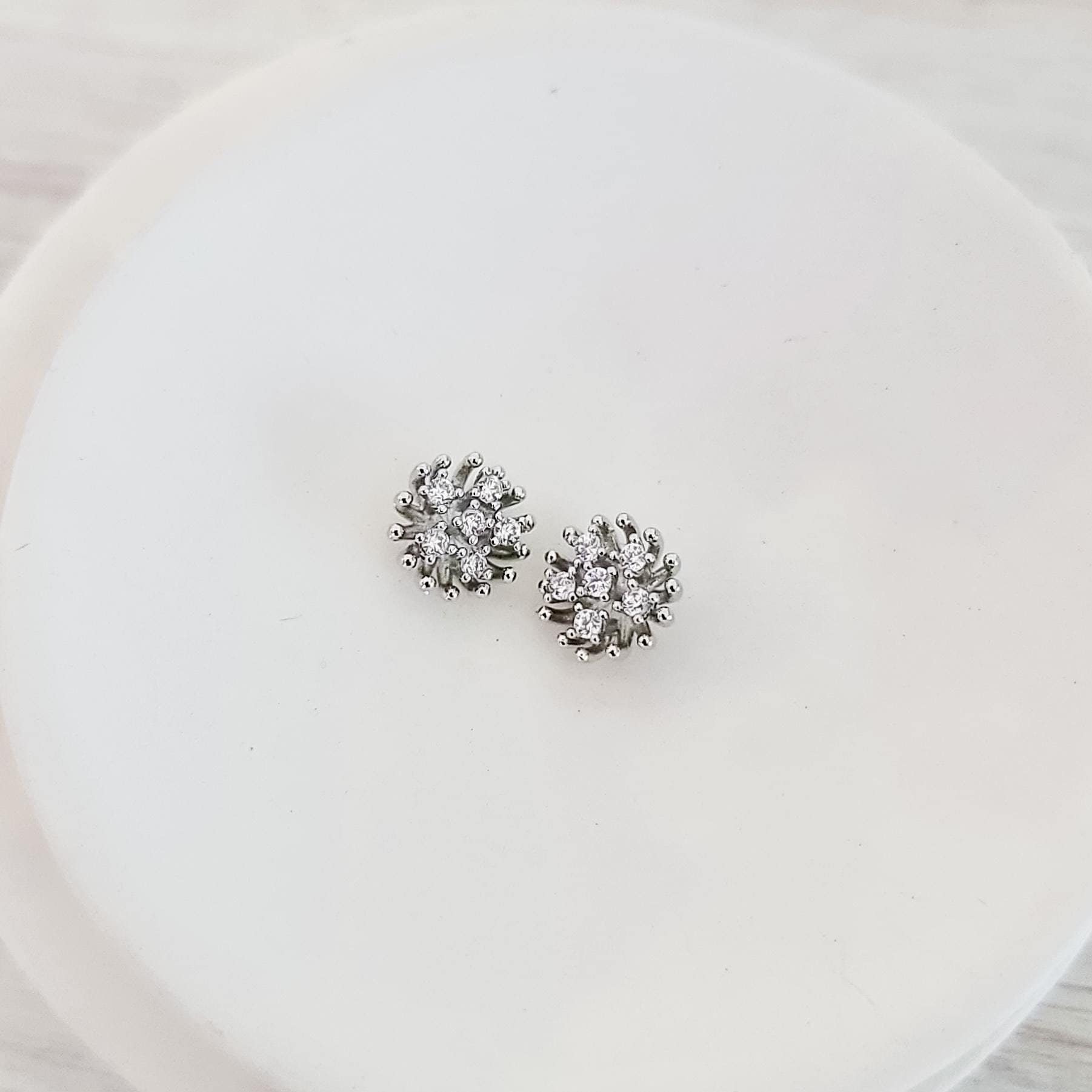 Small Silver Cubic Zirconia Flower Center (9mm Stamen, No Hole), 10 Pieces, Charm 68 - 