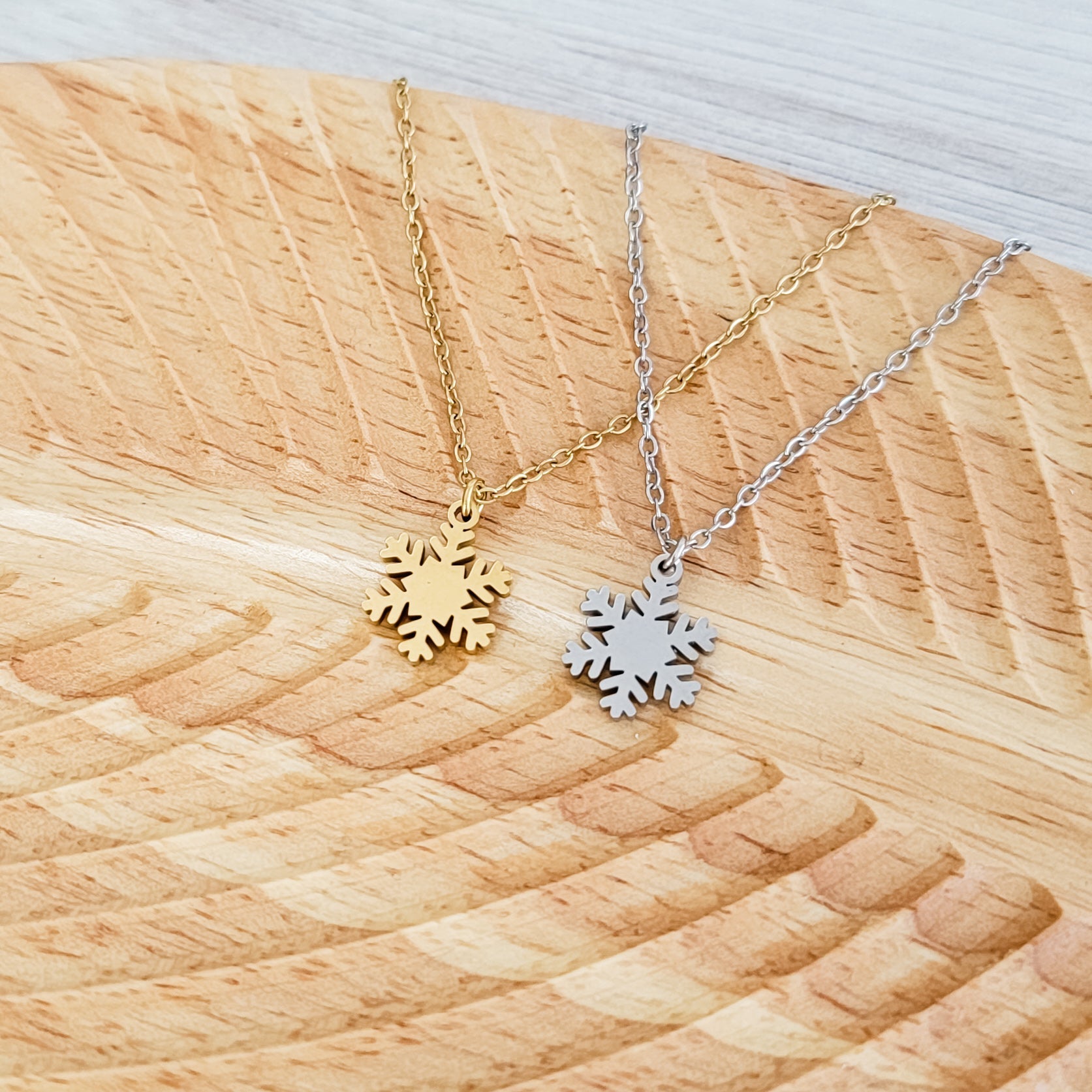 Snowflake Necklace (Silver or Gold), 1 Total, Metal Blank 181 - 
