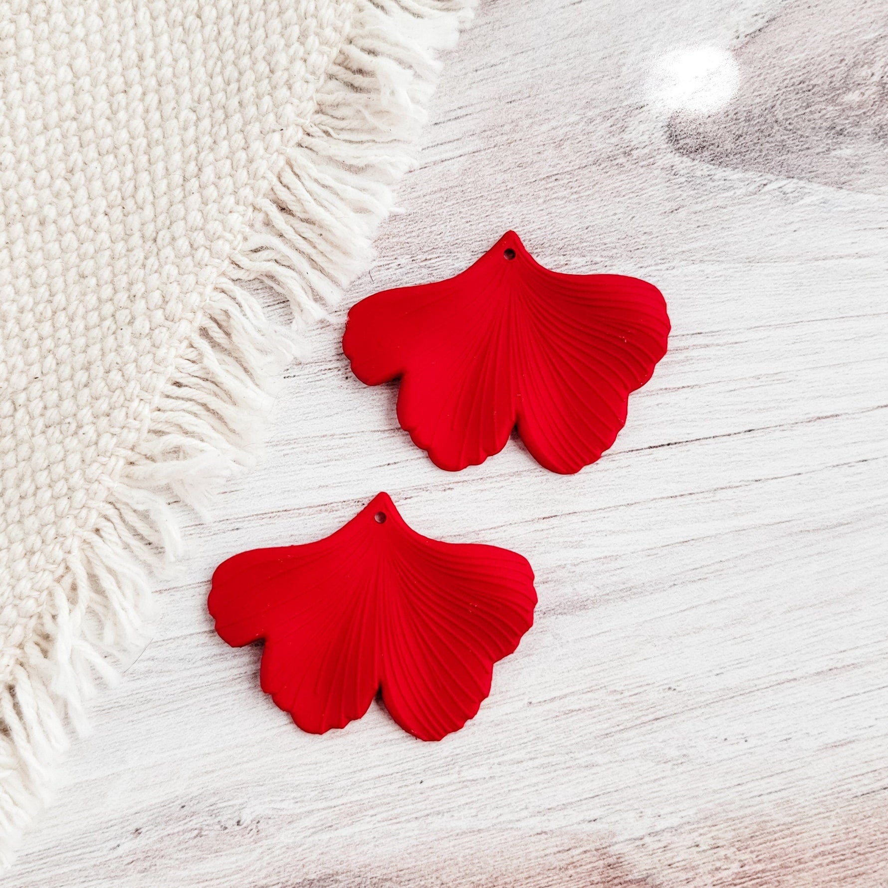 True Red Ginkgo Leaf Pendants, 10 Pieces, Ginkgo 1 - 