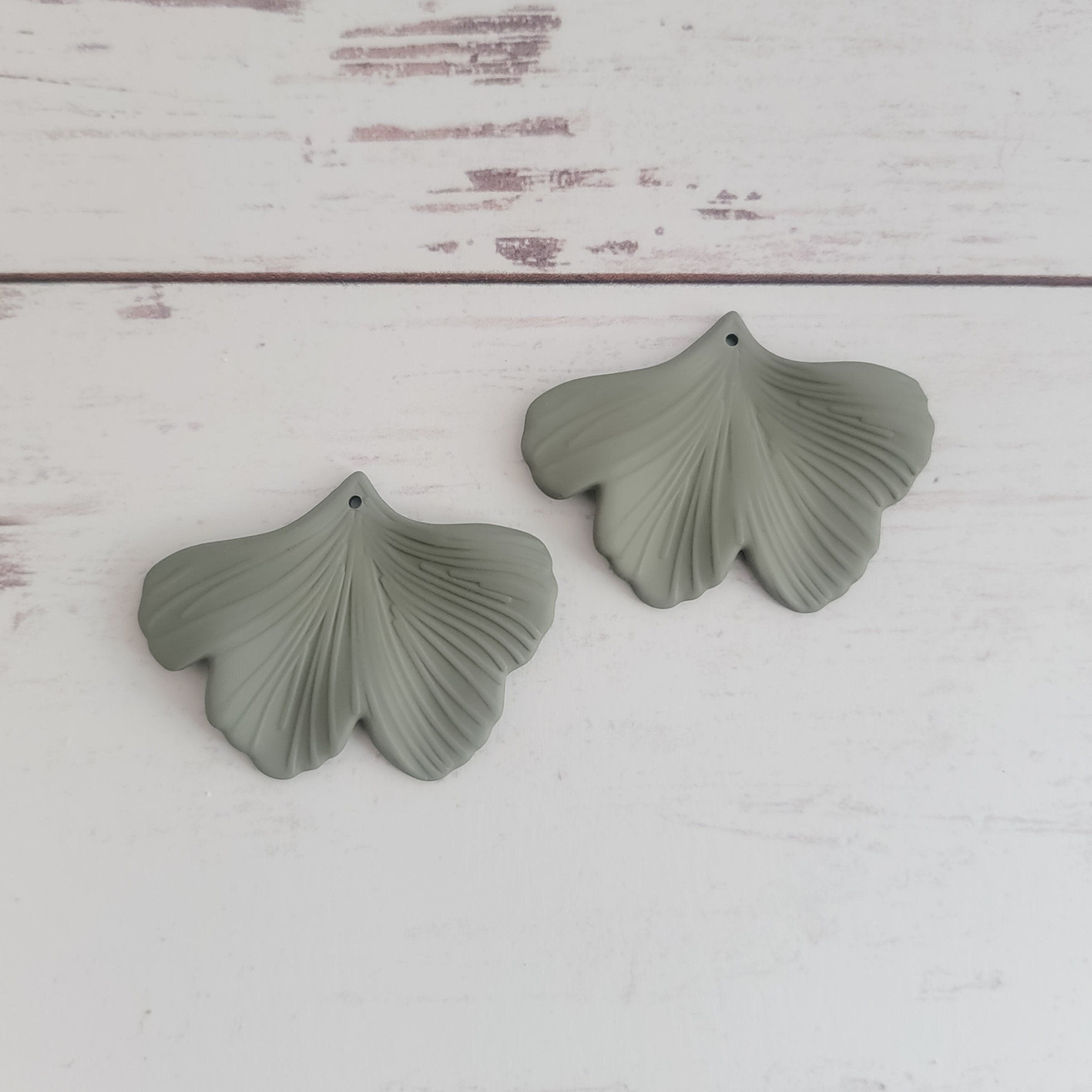 Warm Gray Ginkgo Leaf Pendants, 10 Pieces, Ginkgo 8 - 